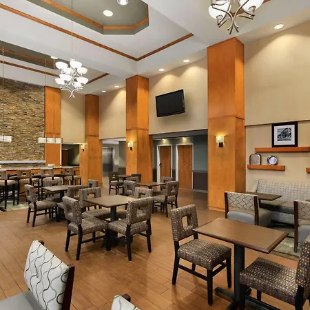 Hampton Inn & Suites By Hilton Manchester Bedford-3
