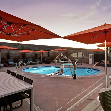 Hampton Inn & Suites Los Angeles Burbank Airport-2