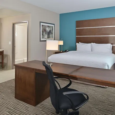Hampton Inn & Suites Des Moines Downtown-3