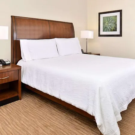 Hilton Garden Inn Addison-2