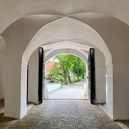 Wohnen im Wasserschloss Sandizell-2