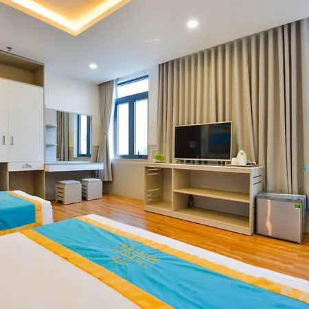 Love Hotel Airport-2
