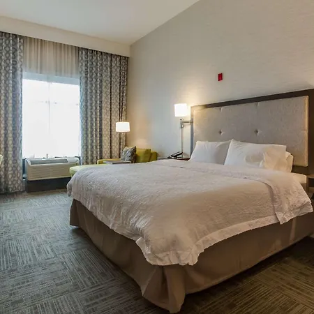 Hampton Inn White House-2