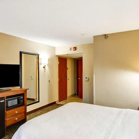 Hampton Inn Hendersonville-3