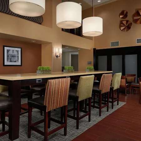 Hampton Inn & Suites Oxford-Anniston-2