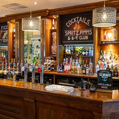 Wellington Hotel By Greene King Inns-3
