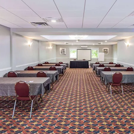 Travelodge By Wyndham Miramichi New Brunswick-2
