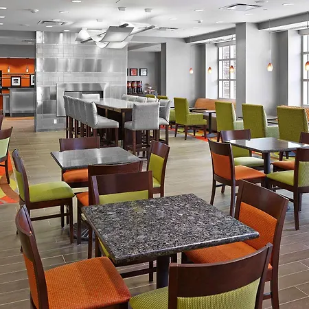 Hampton Inn By Hilton Calgary Airport North-3