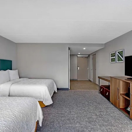 Hampton Inn & Suites Belleville-2