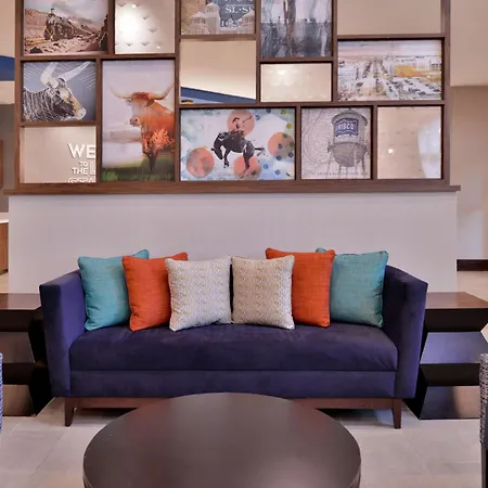 Hampton Inn & Suites Legacy Park-Frisco-3