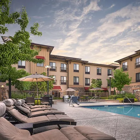 Hampton Inn & Suites Windsor-Sonoma Wine Country-2