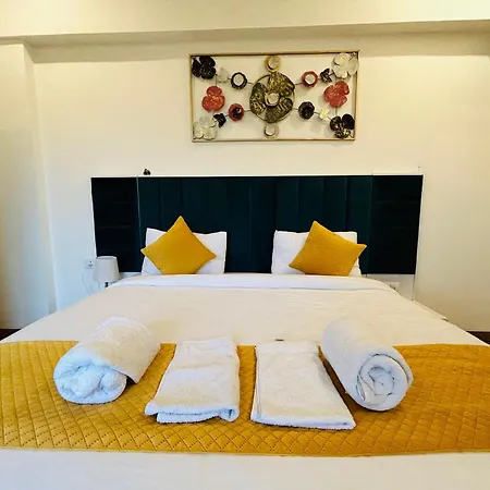 Amahi Inn I Signature Towers-3