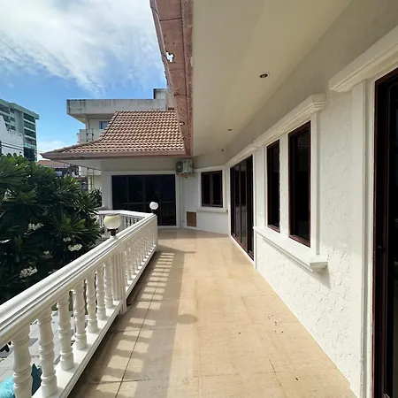 Blooming Hill Boutique Suites-3