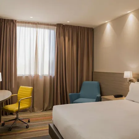 Hampton By Hilton Rome East-3