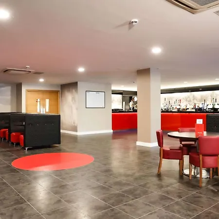 Doubletree By Hilton Milton Keynes-2