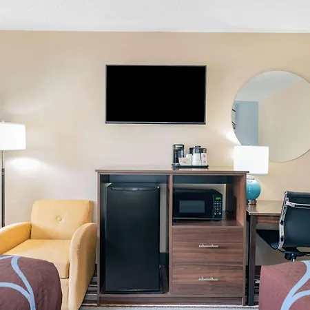 Super 8 By Wyndham Joliet-3
