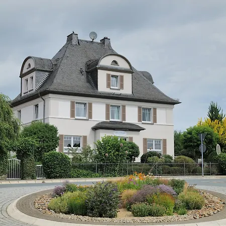 Elena Kempf Haaratelier & Guesthouse-2