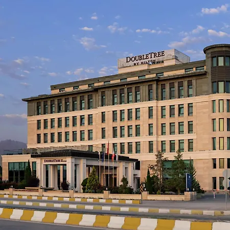 Doubletree By Hilton Van-2
