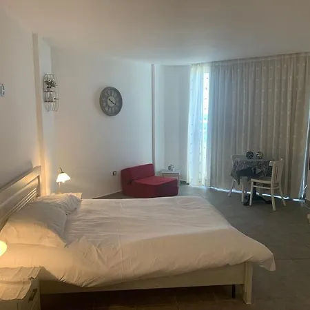 Raphael Apartments-3