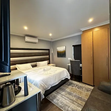 Urban Villas Guest House-2