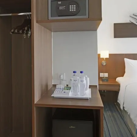 Holiday Inn Express Jakarta Pluit Citygate By Ihg-2