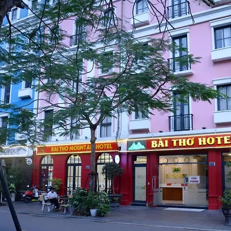 Bài Thơ Mountain Hotel-2
