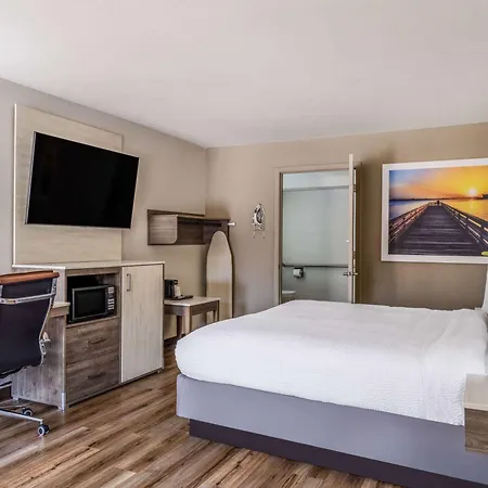 Days Inn By Wyndham Clemson-2