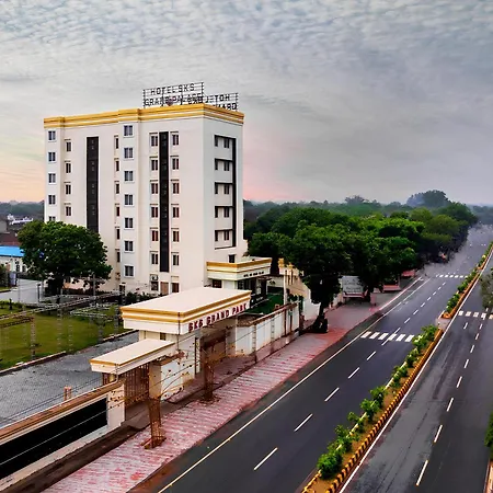 Hotel Sks Grand Palace-Vrindavan-3