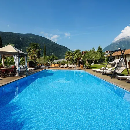 Ruster Resort-2