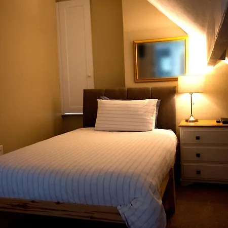 Salamander Guest House-3