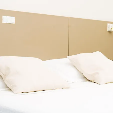 Cris Hotel-3