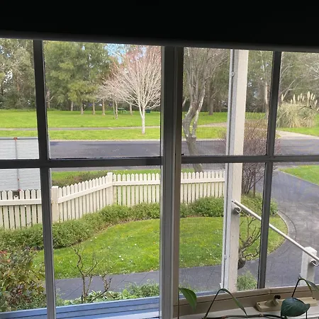 Creek Cottage Bed And Breakfast Traralgon-3