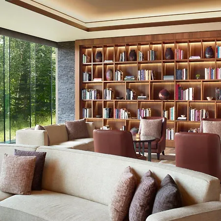 Higashiyama Niseko Village, A Ritz-Carlton Reserve-3
