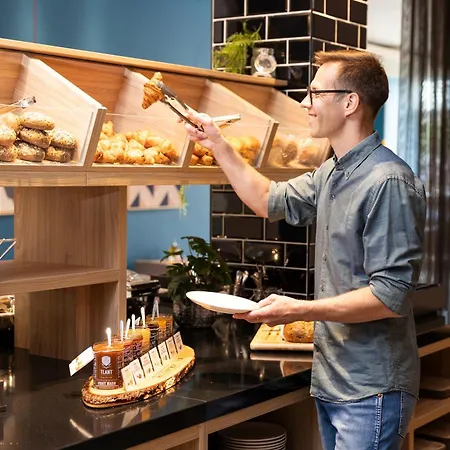 Holiday Inn Express Antwerp - City Centre By Ihg-2