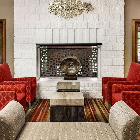 Ramada by Wyndham Albuquerque Airport-2