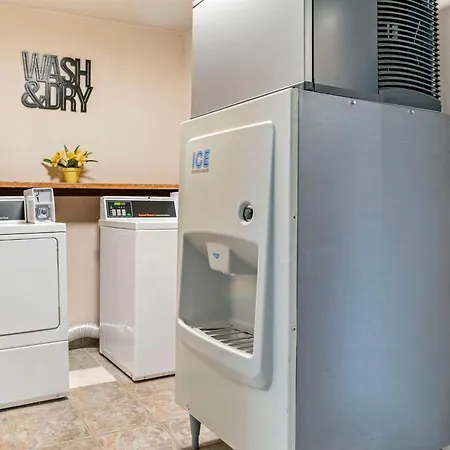 Quality Inn Saint Ignace I-75-3