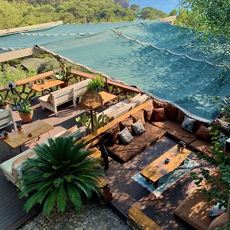 Turan Hill Lounge-3