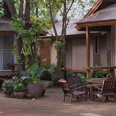 เวอร์แรนด้า ลอดจ์-2