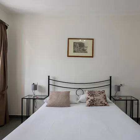 Hotel Fontaine Bleue-3