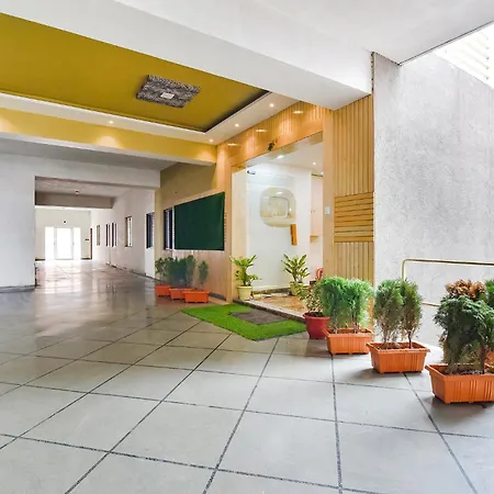 Fabhotel Symphony Grand - Inside Barcelona Complex-3