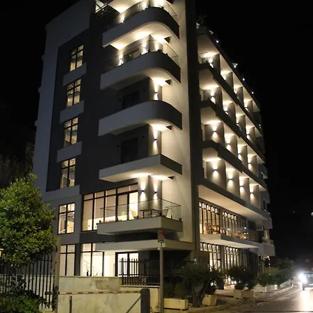 The Queen'S Lion Premium Hotel-3