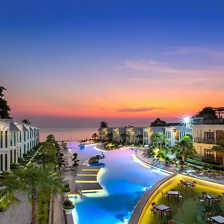 Vannee Golden Sands Beachfront Resort-3