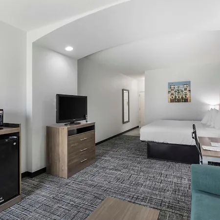 Best Western Plus Midamerica Hotel-2