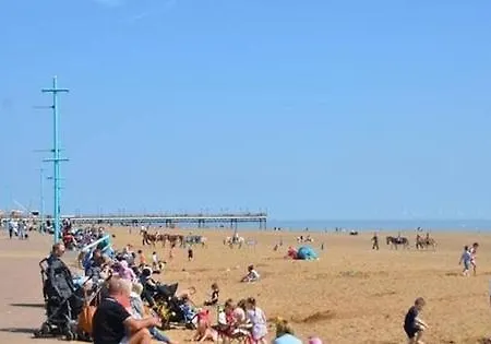 Golden Palm Resort, Sherwood Plot, Abi Windsor S214, 6 Berth-3