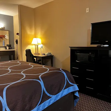 Super 8 By Wyndham Center-3