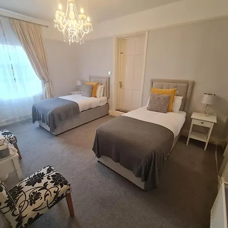 Beaufort Lodge - Central Location & Free Parking-2