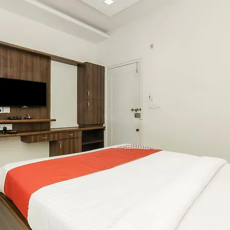 Capital O Hotel Green Leaf-3