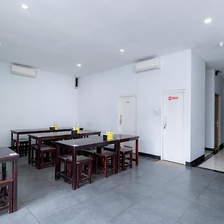 Reddoorz Near Puri Indah Lippo Mall 2-2