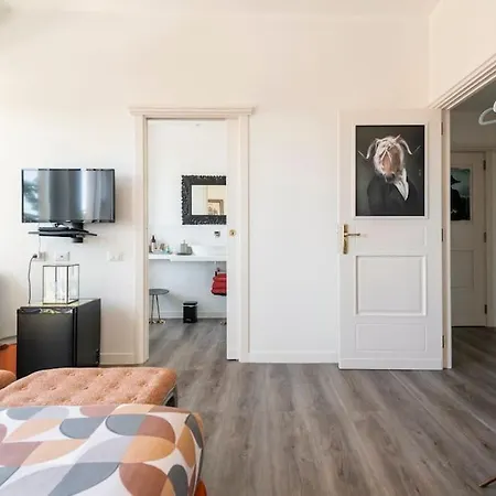 Eleventh Floor Suites-3