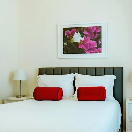 The Guesthouse Hotel-2